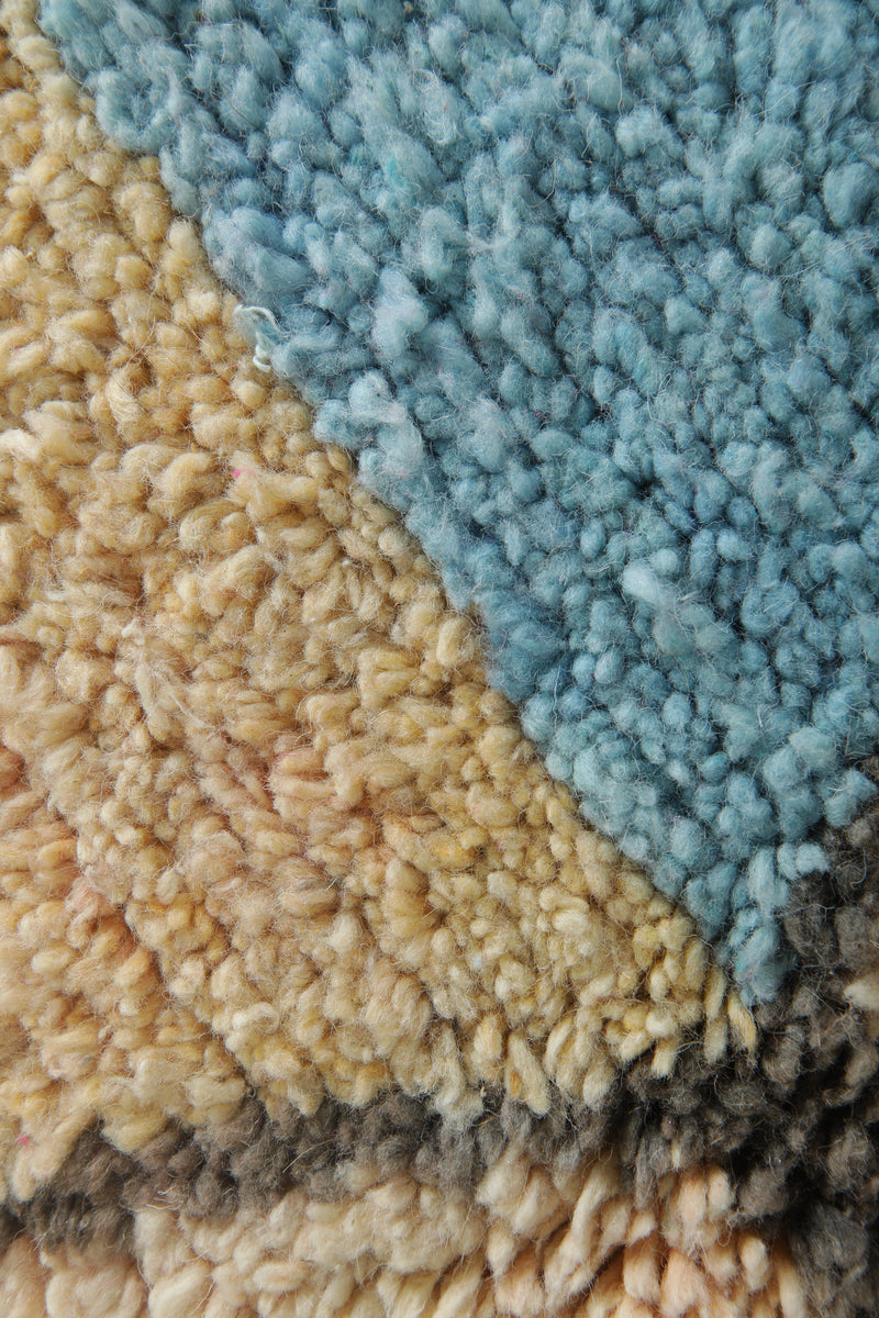 Azilal Moroccan rug 5.6 ft x 8 ft - Handmade