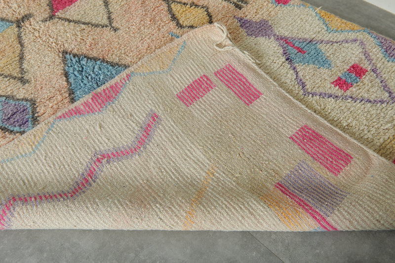 Azilal Moroccan rug 5.6 ft x 8 ft - Handmade