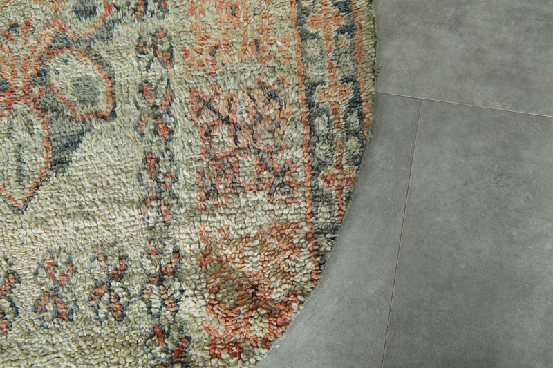Round Moroccan Wool Rug 6 Feet – Vintage Floral Pattern