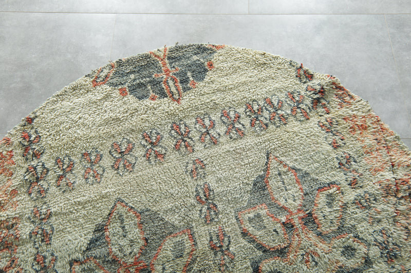 Round Moroccan Wool Rug 6 Feet – Vintage Floral Pattern
