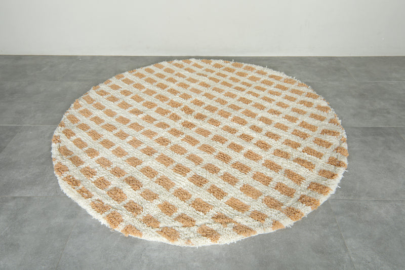 White & beige checkered Moroccan round rug - 6 ft