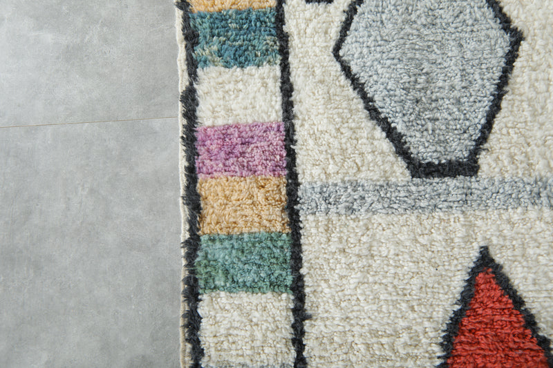 Colorful Moroccan rug  7.5 ft x 11 ft - Handmade
