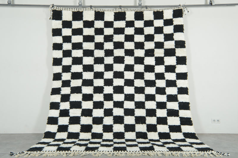 Black and whit checkered moroccan rug 2.8 ft x 9.9 ft - Handmade