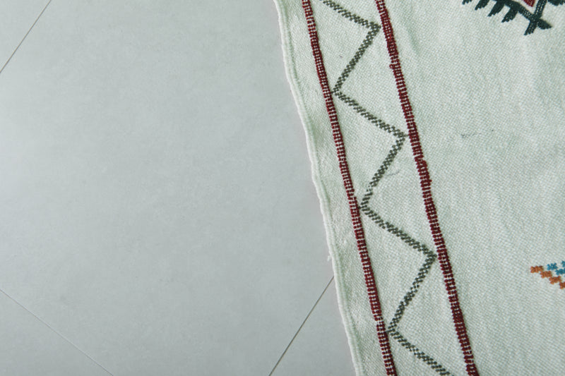 Moroccan Handwoven Kilim Rug 5.2 FT x 9.5 FT - Elegant Geometric Design - Handwoven Kilim