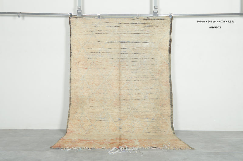 Abstract beige Moroccan vintage rug - 4.7 ft x 7.9 ft