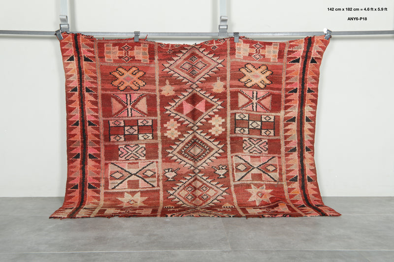 Geometric Moroccan rug - 4.6 ft x 5.9 ft - Azilal wool rug