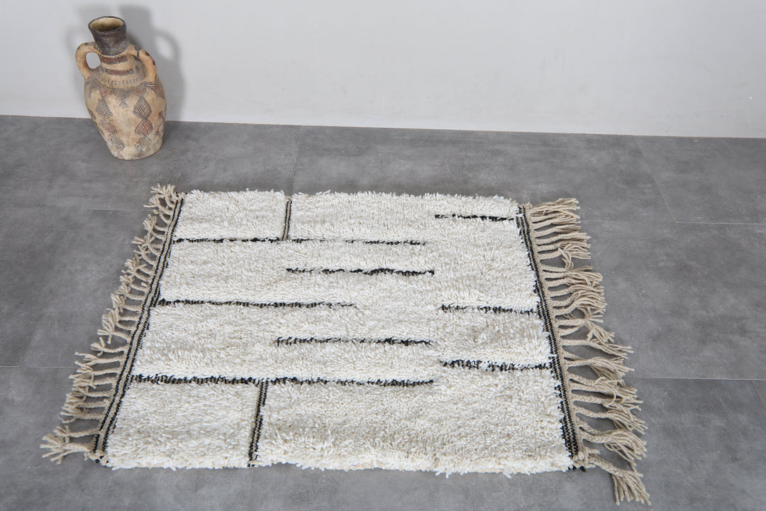 Small ivory Moroccan wool rug 3.1 x 3.6 ft – Handmade shag area