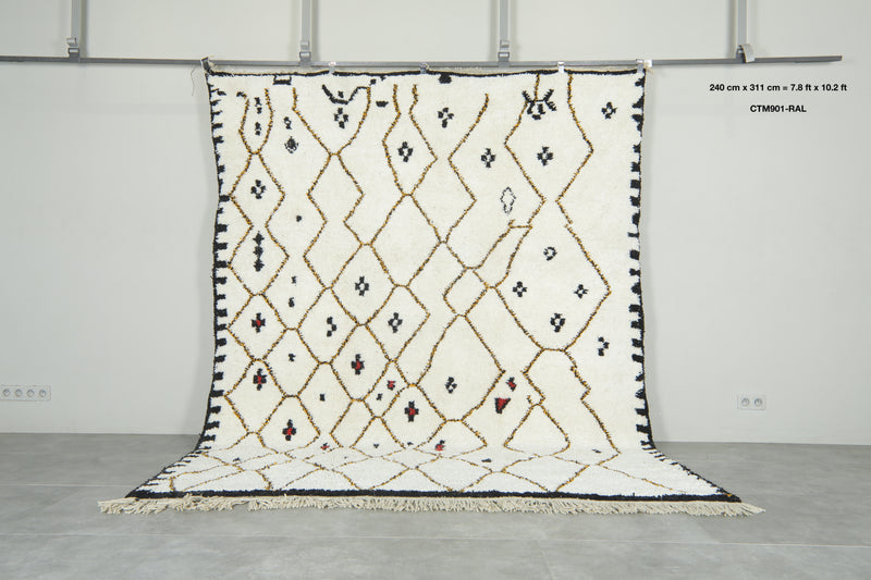 Handwoven Moroccan azilal rug – White wool rug - 7.8 ft x 10.2 ft