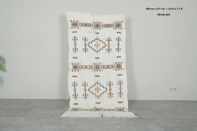 White & geometric Moroccan flatweave rug - 3.5 ft x 7.1 ft