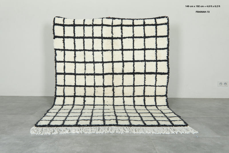 White & black checkered Moroccan rug - 4.8 ft x 6.2 ft - Beni ourain wool rug