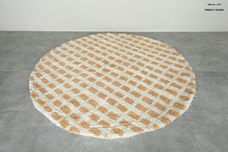 White & beige checkered Moroccan round rug - 6 ft
