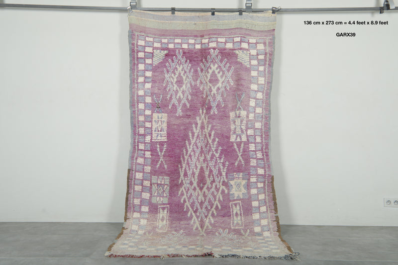 Moroccan wool boujad rug – Tribal mauve and neutral cream tones - 4.4 ft x 8.9 ft