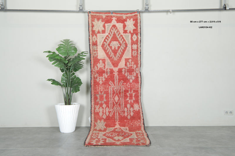 Geometric Moroccan runner rug - Red & beige wool - 2.9 ft x 9 ft