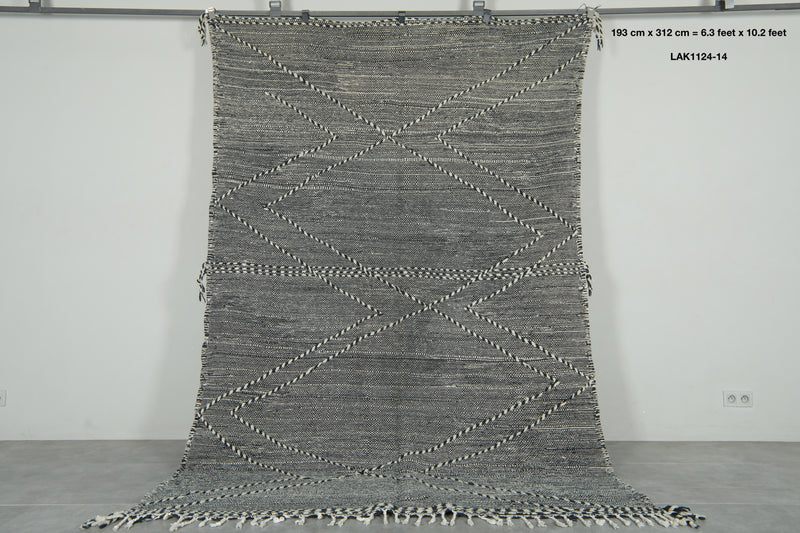 Black & white Moroccan flatwoven rug - 6.3 ft x 10.2 ft