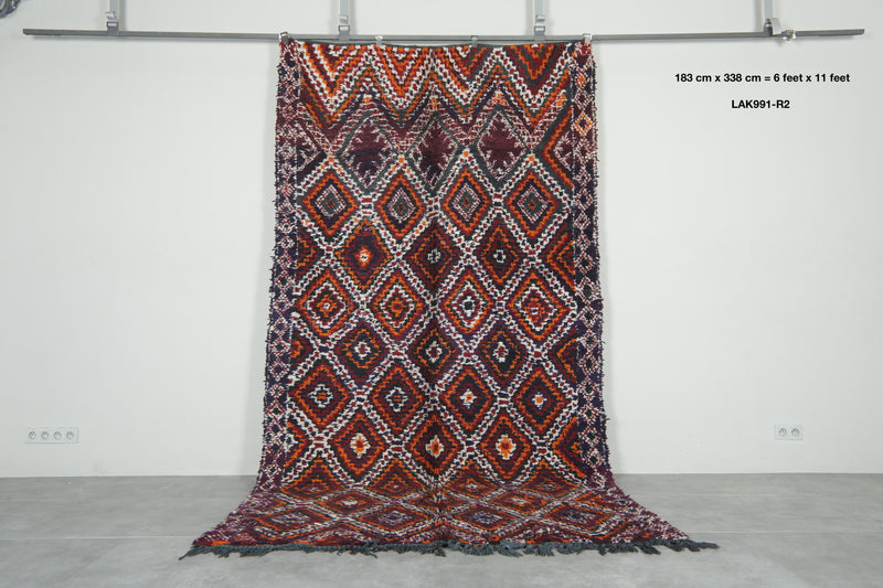 Geomettric Moroccan rug 6 ft x 11 ft - Handmade