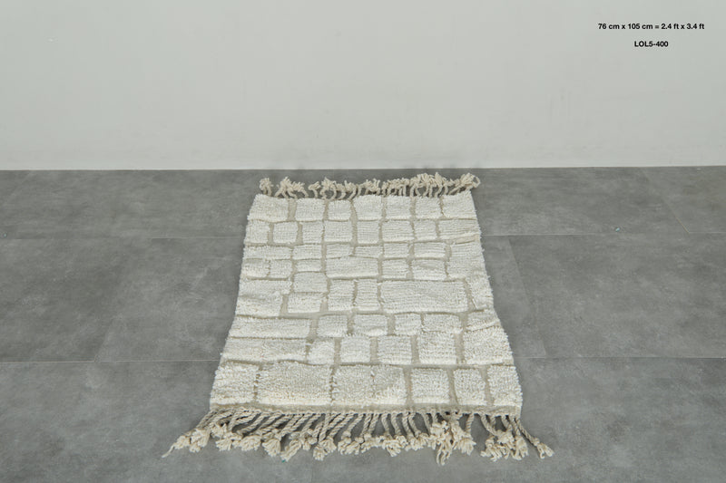 Small white Moroccan rug - Textured checkered pattern accent mat - 2.4 ft x 3.4 ft