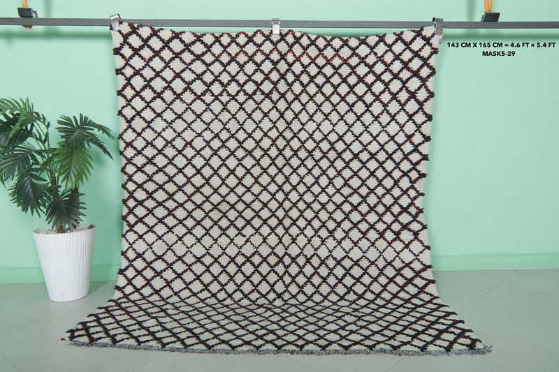 Handmade Moroccan Berber Rug - 4.6 X 5.4 Feet - Boucherouite Rugs