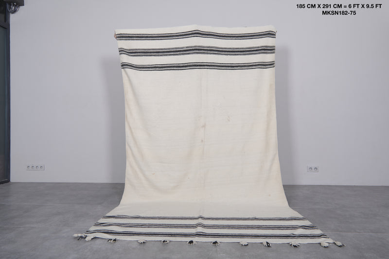 Handwoven Cream & Black Kilim Rug - 6 FT X 9.5 FT - Handwoven Kilim