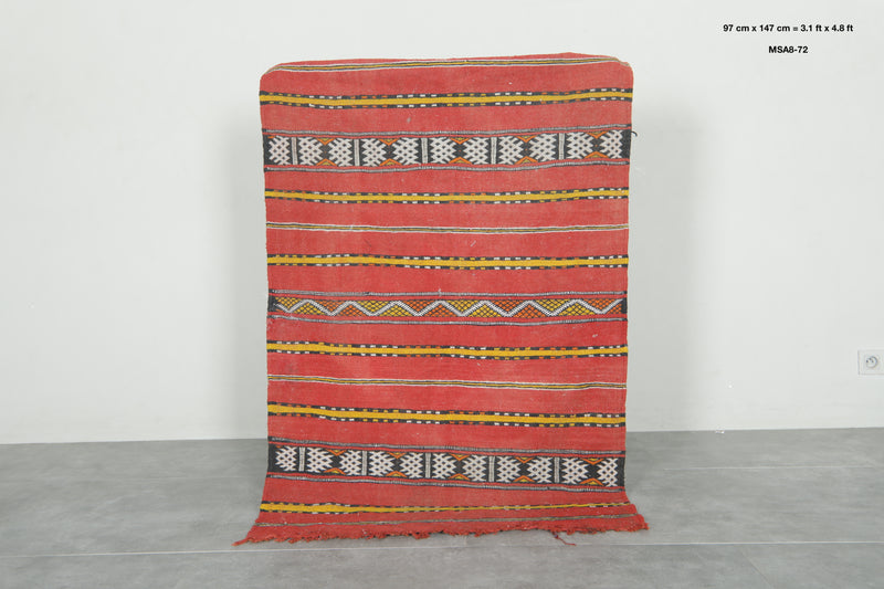 Handwoven berber flat woven rug - 3.1 ft x 4.8 ft - Moroccan wool carpet