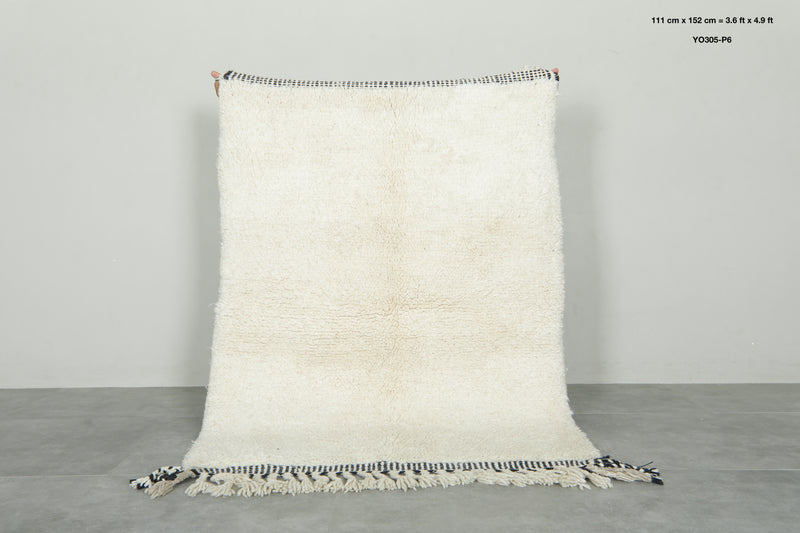 White Moroccan minimalist wool rug - 3.6 ft x 4.9 ft