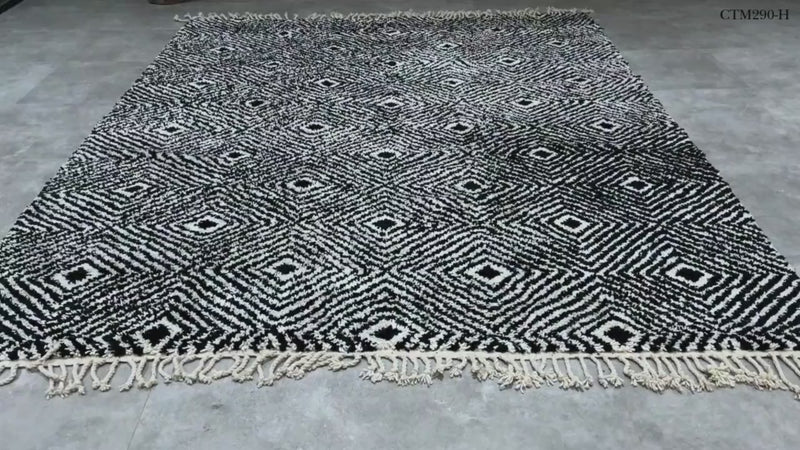 Black and white geometric Moroccan rug - Custom size