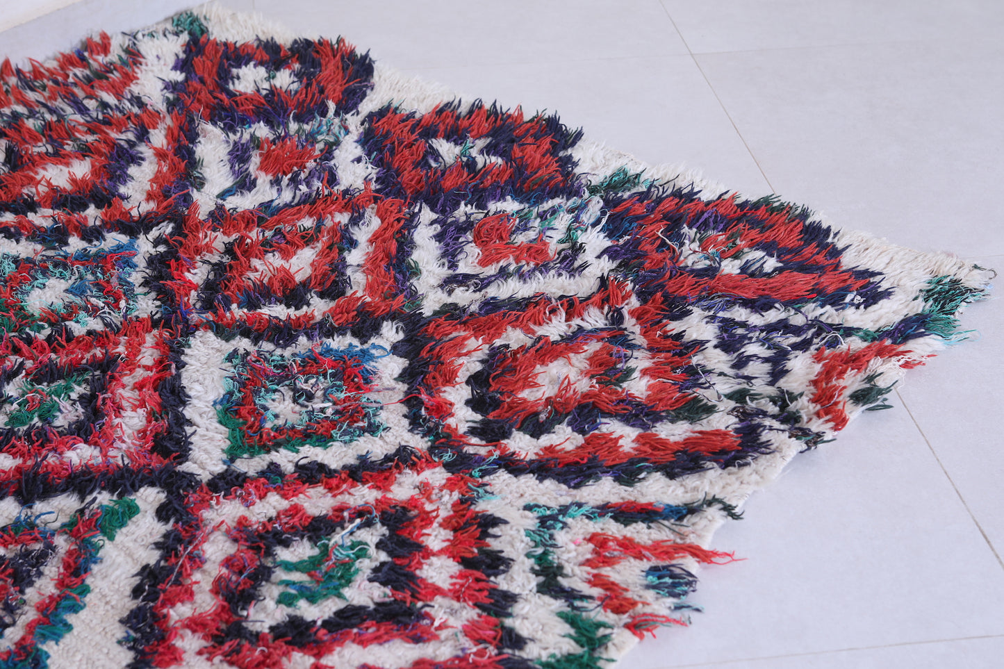Vintage handmade moroccan berber rug 4 FT X 6.1 FT