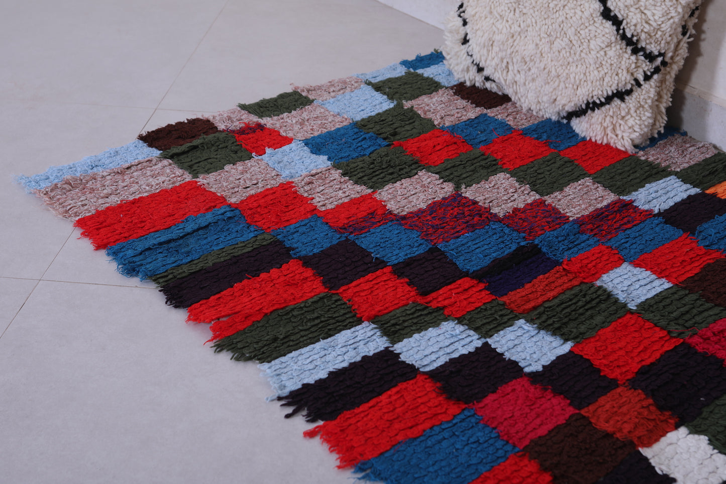 Checkered Colorful rug 3.1 X 4.4 Feet