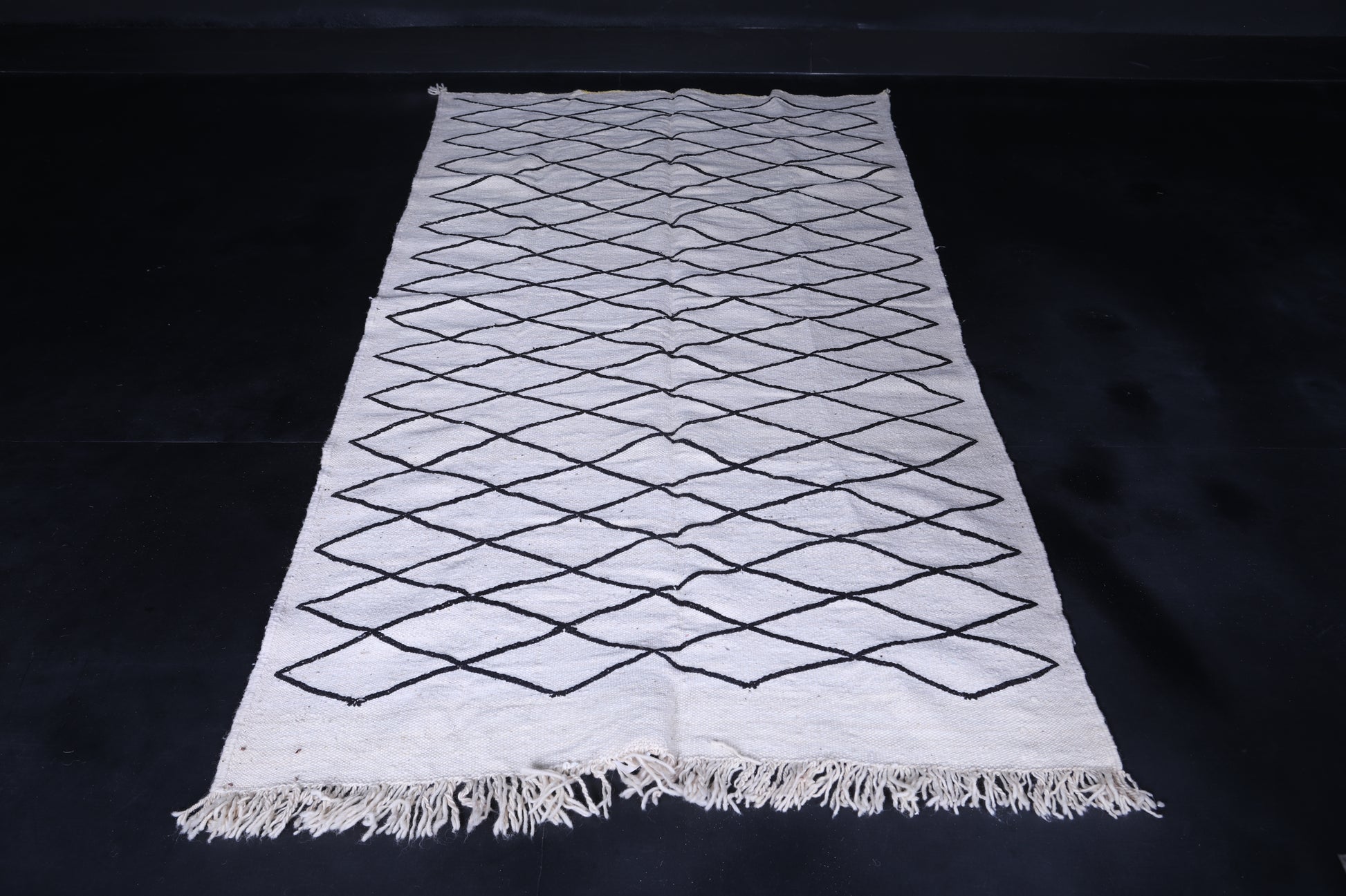 Vintage handmade moroccan berber rug 4.1 FT X 8 FT