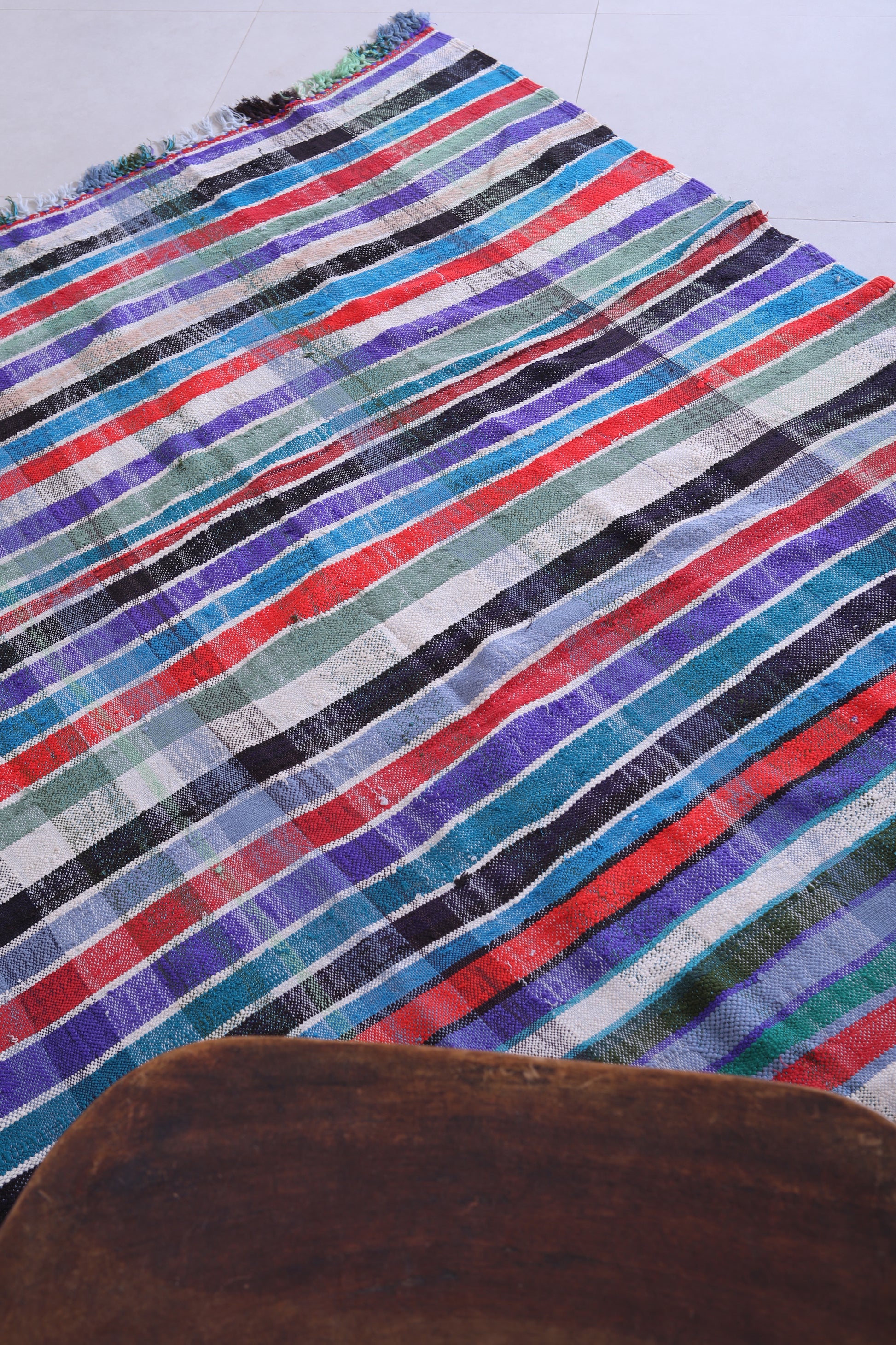 Vintage moroccan handwoven kilim rug 5.6 FT X 8.3 FT