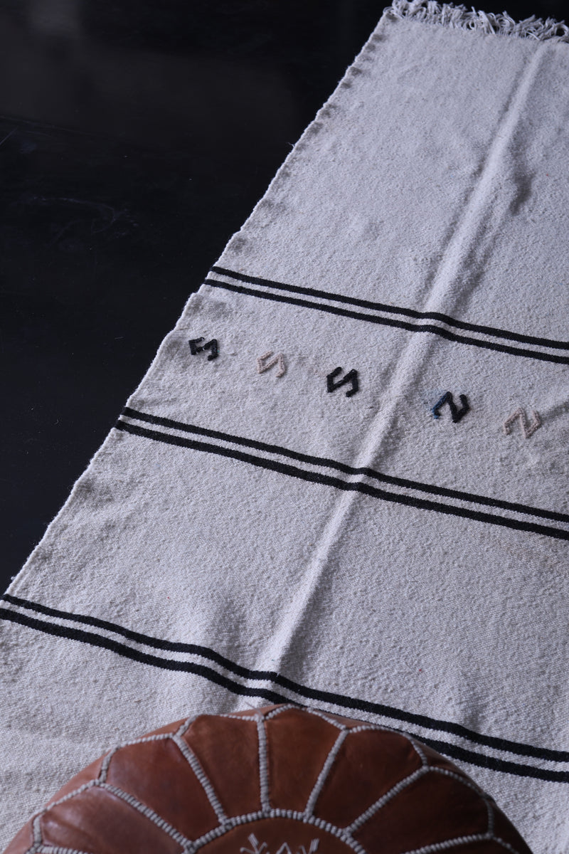 Handwoven White Berber Kilim Rug 2.6 x 9.7 FT - Minimalist Elegance - moroccan rug