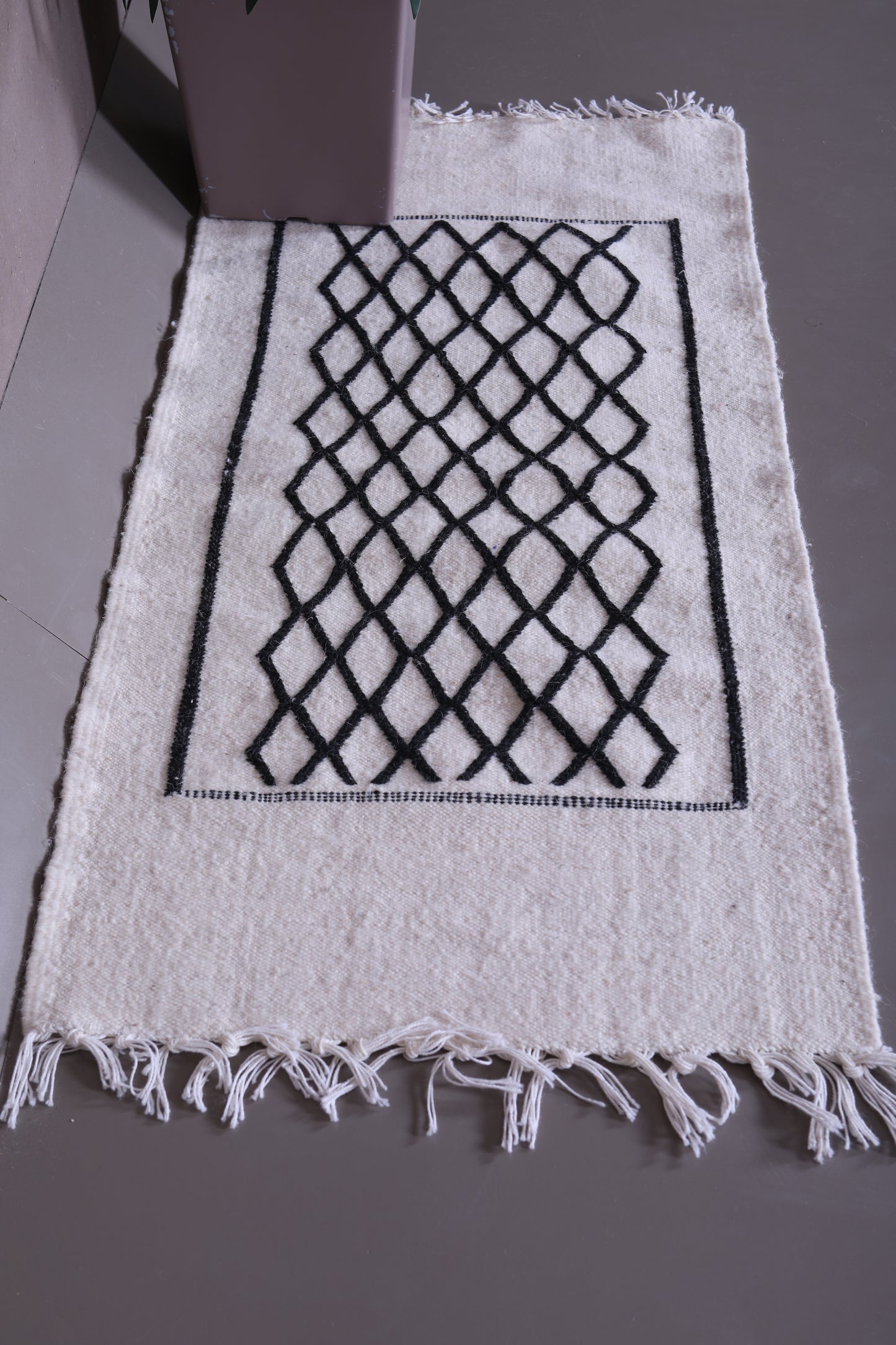 Moroccan handwoven kilim 1.9 FT X 4.1 FT