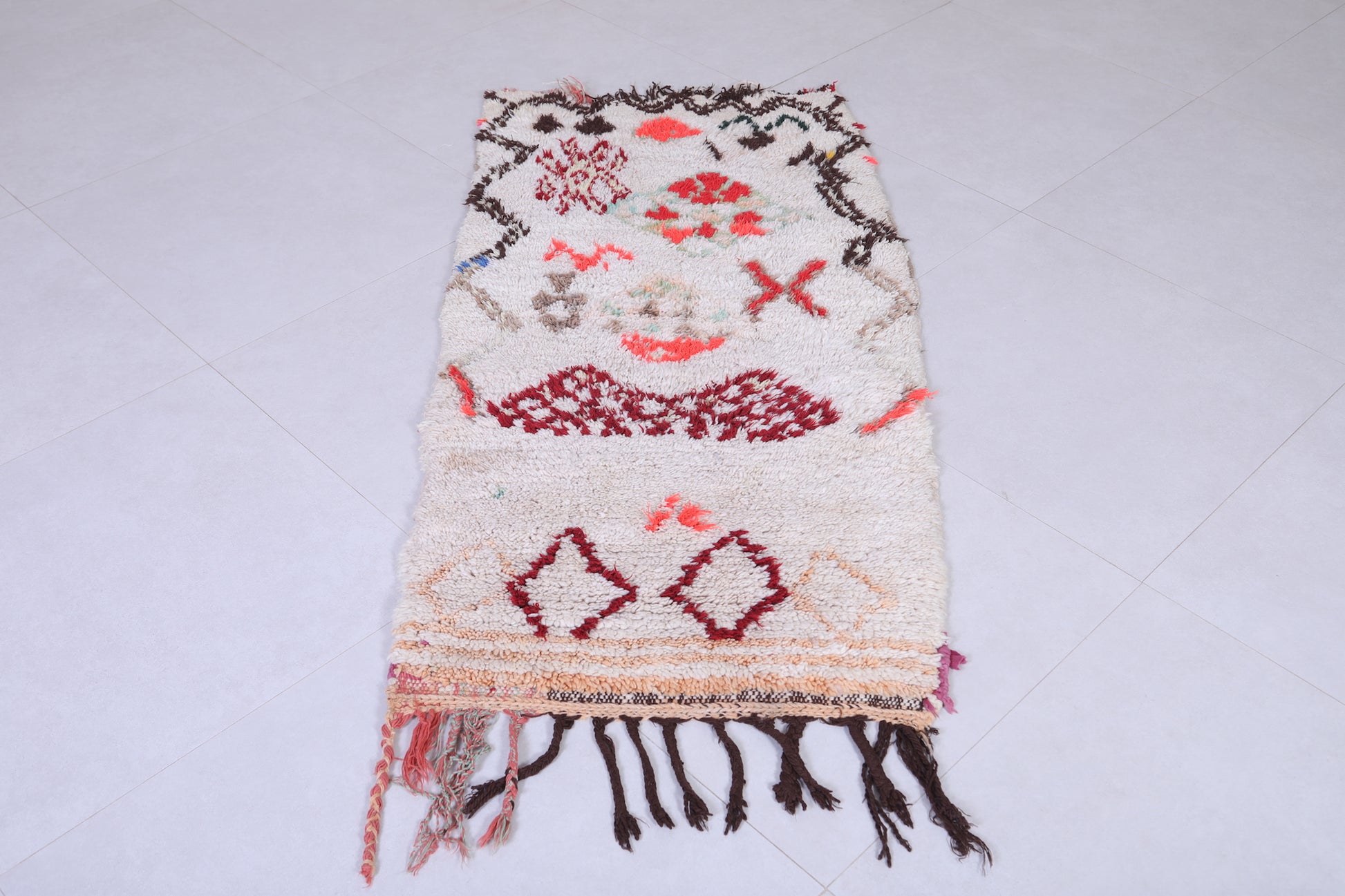 Beautiful Moroccan Boucherouite rug shag 2.3 X 4.6 Feet