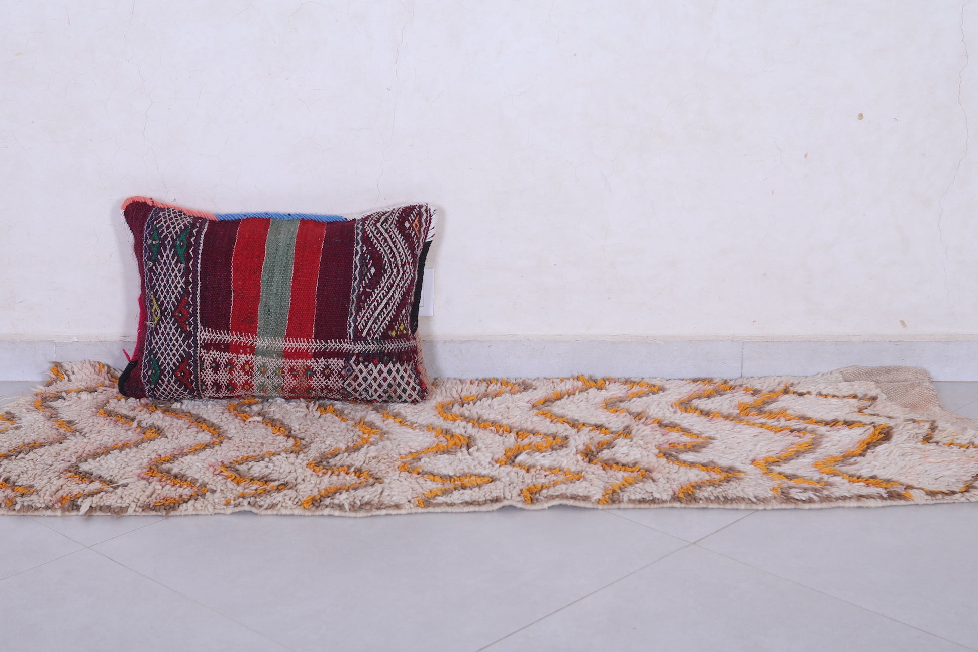 Beautiful Moroccan Hallway Rug 1.8 X 5.4 Feet