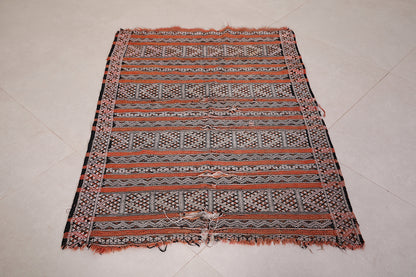 Moroccan rug 2.8 X 3.7 Feet