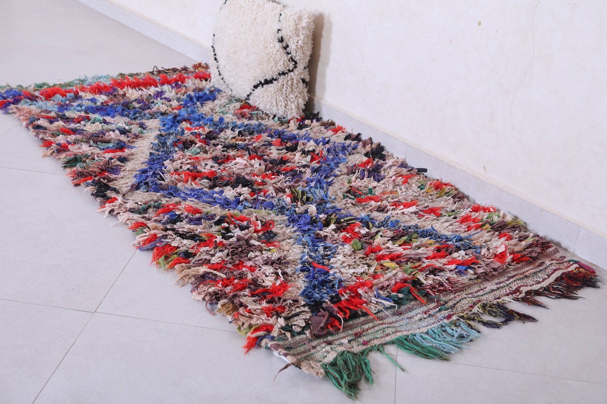 Vintage handmade moroccan berber runner rug 2.9 FT X 5.8 FT