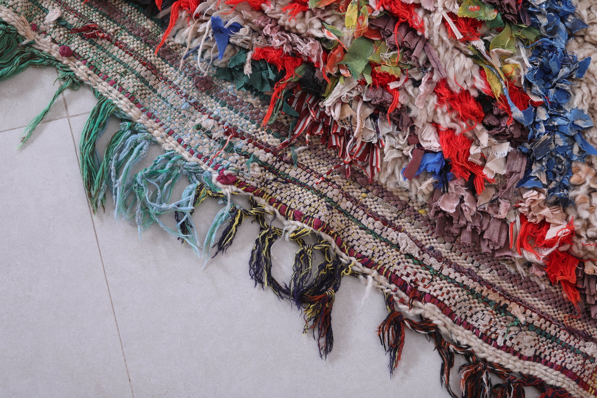 Vintage handmade moroccan berber runner rug 2.9 FT X 5.8 FT