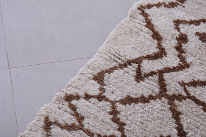 Vintage handmade moroccan berber runner rug 2.9 FT X 5.6 FT