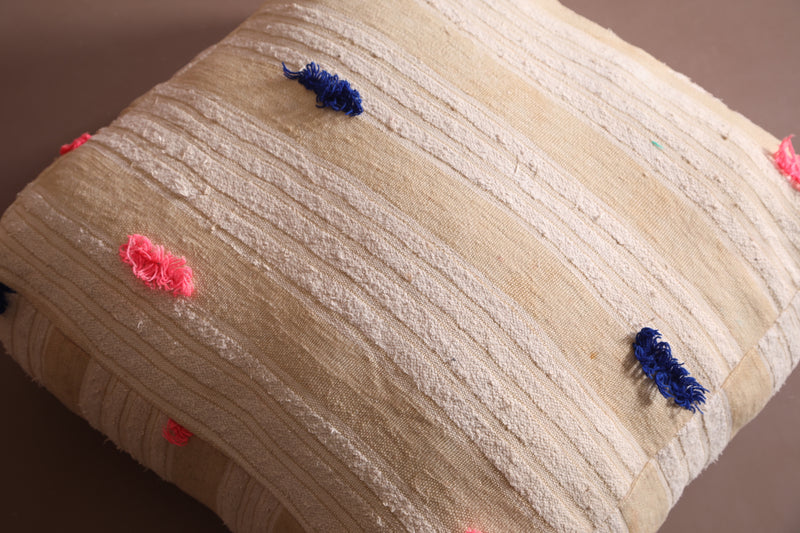 Two Ottoman pillows in beige kilim - Moroccan kilim pouf