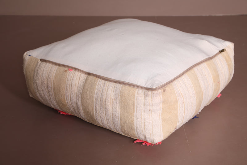 Two Ottoman pillows in beige kilim - Moroccan kilim pouf