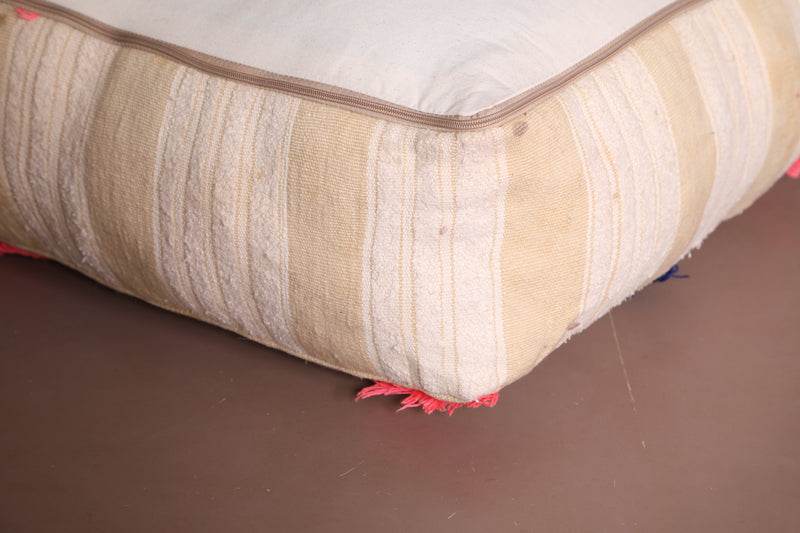 Two Ottoman pillows in beige kilim - Moroccan kilim pouf