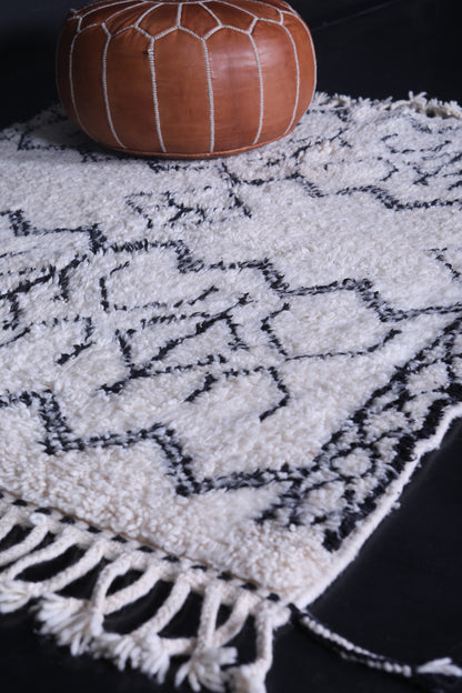 Handmade moroccan berber beni ourain rug 4.8 X 5.9 Feet