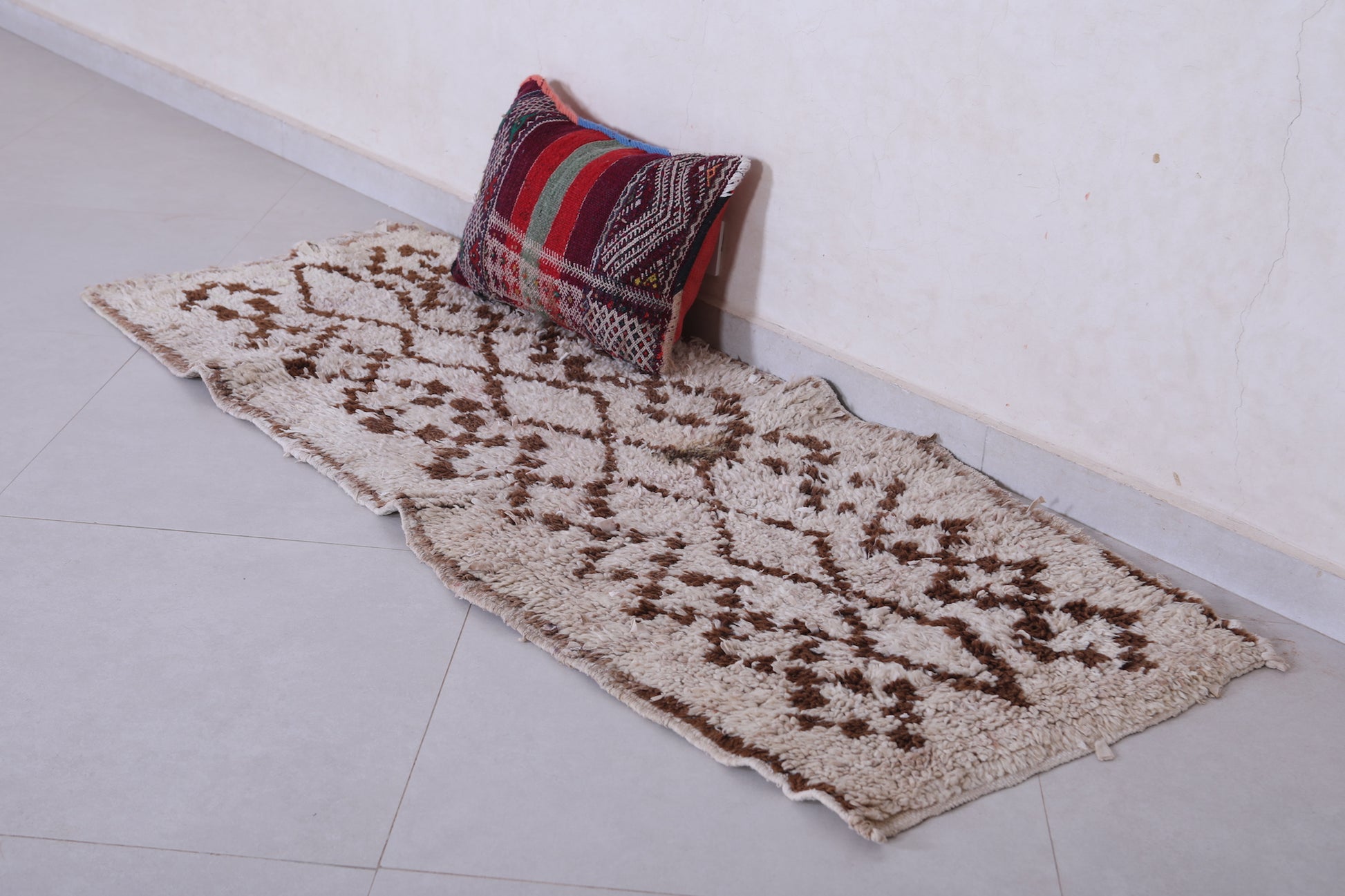 Vintage Handmade Moroccan Berber Rug 2.2 X 5.7 Feet
