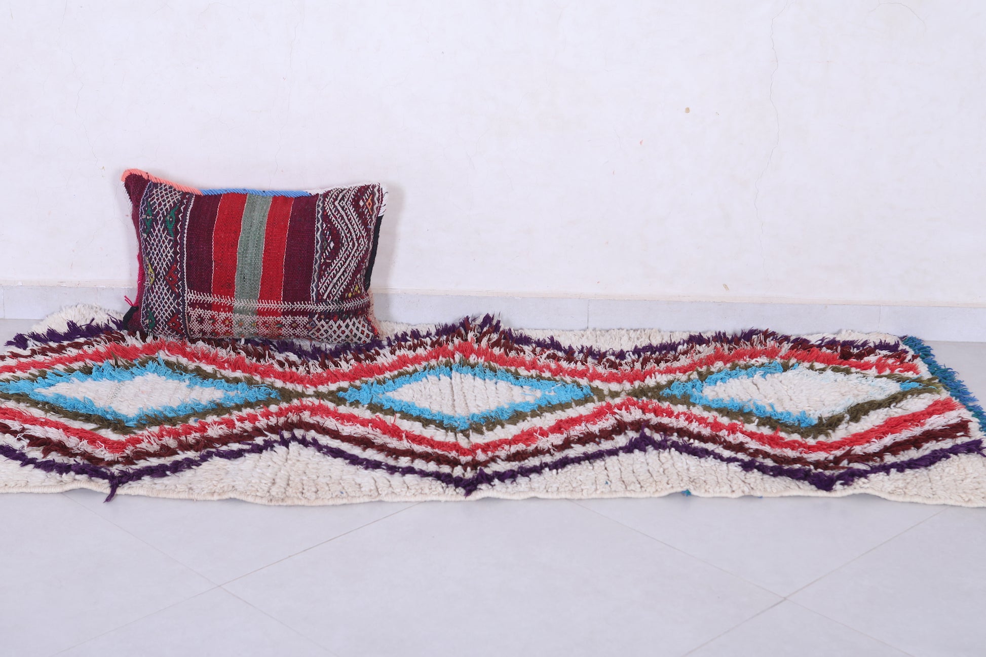 Vintage Handmade Moroccan Berber Rug 2.5 X 5.9 Feet