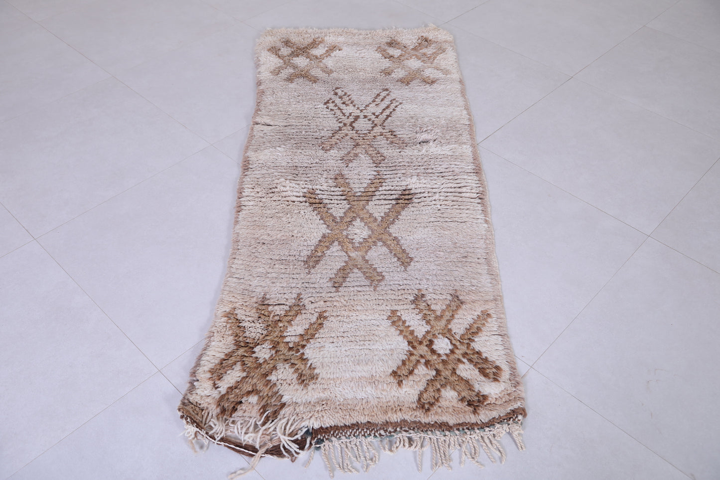 Vintage handmade moroccan berber runner rug 2.4 FT X 5.7 FT