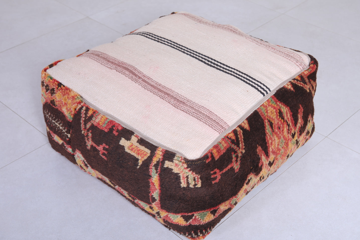Vintage moroccan handmade rug pouf 24’’ X 24” X 7.8’’