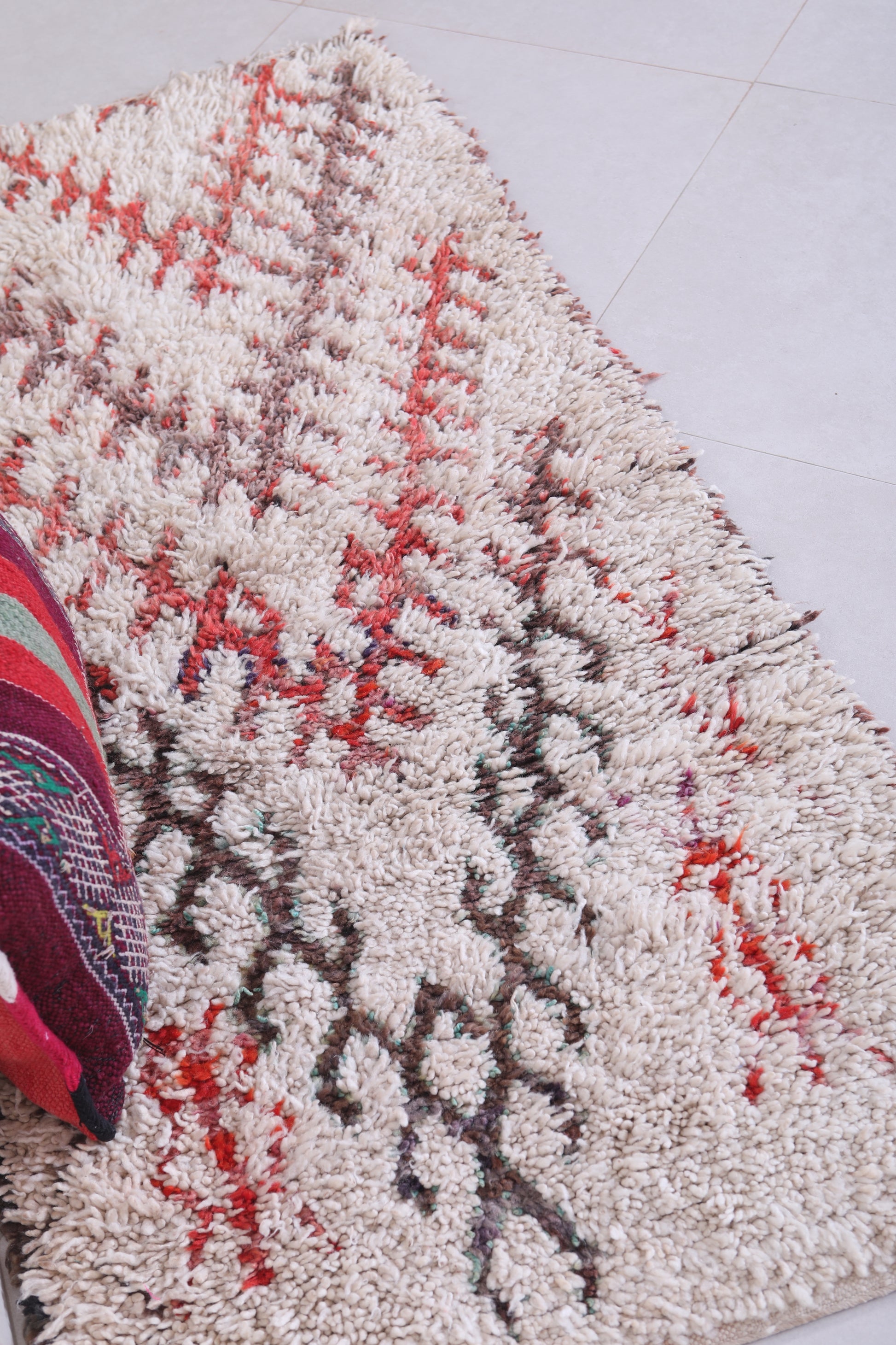 Vintage handmade moroccan berber runner rug 2.4 FT X 5.3 FT