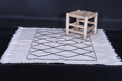 Vintage moroccan handwoven kilim 3.9 FT X 4 FT