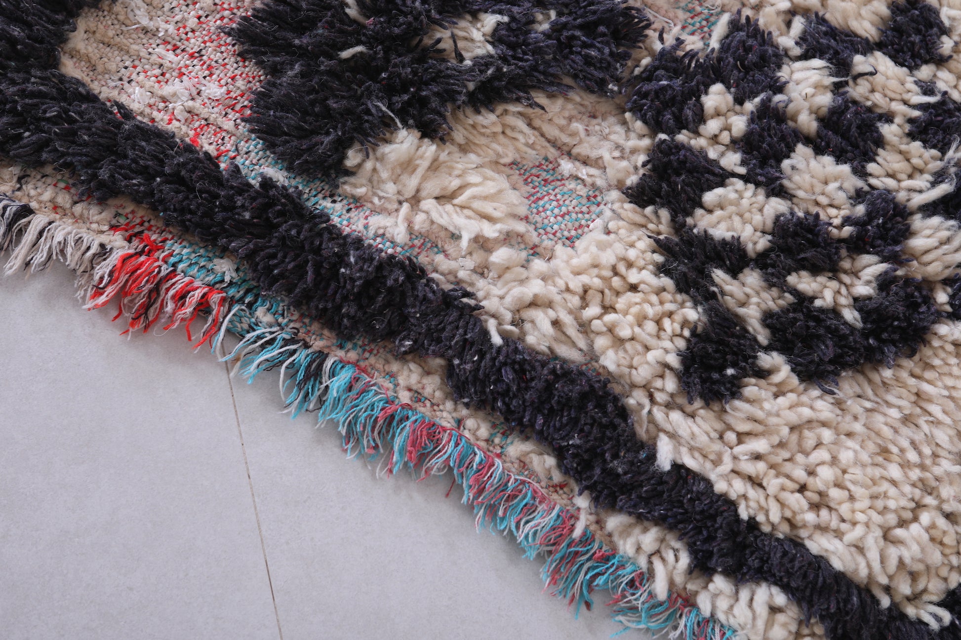Vintage handmade moroccan berber runner rug  2.5 FT X 5.9 FT