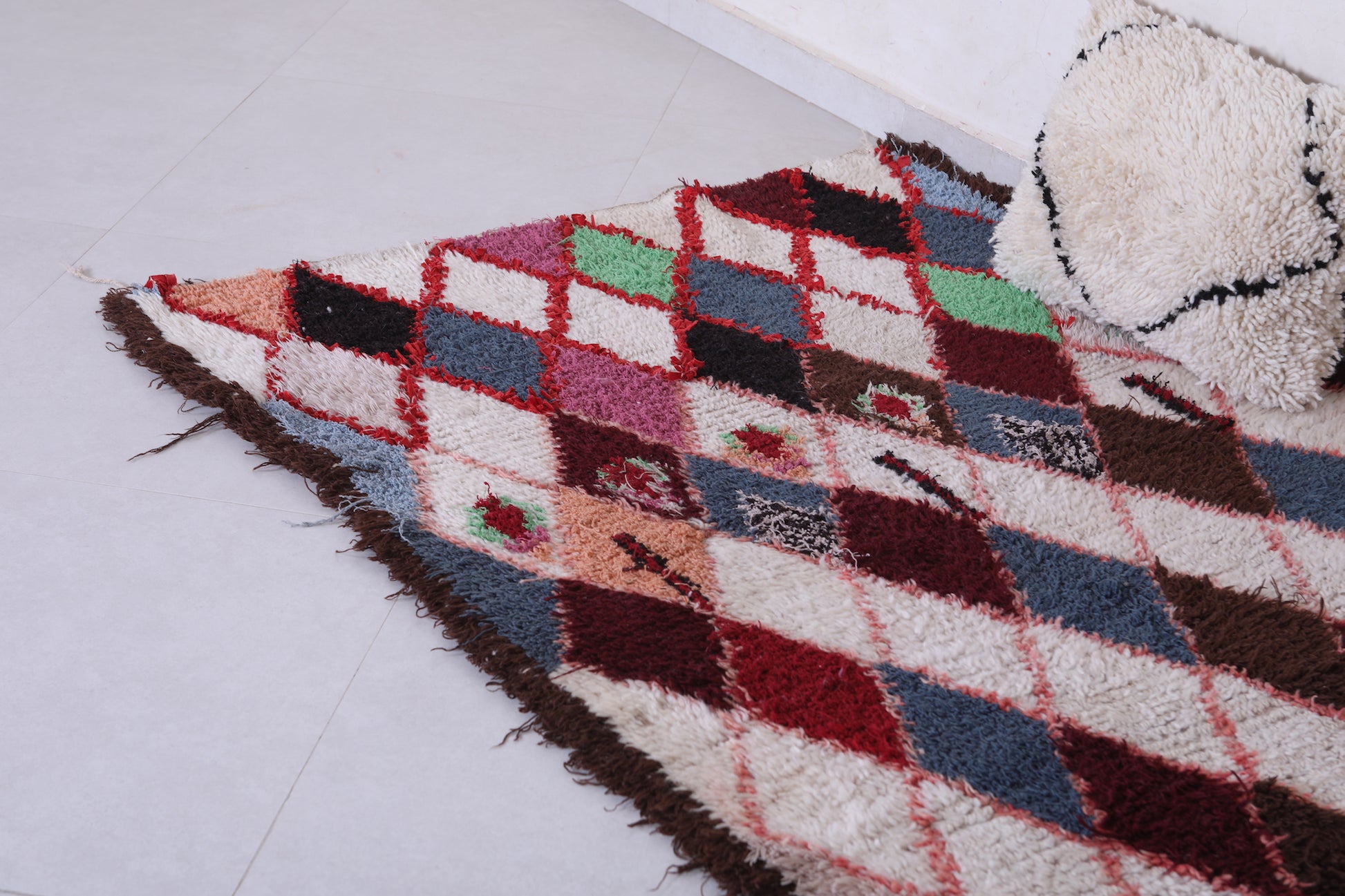 Vintage moroccan rug 3.8 X 5.8 Feet