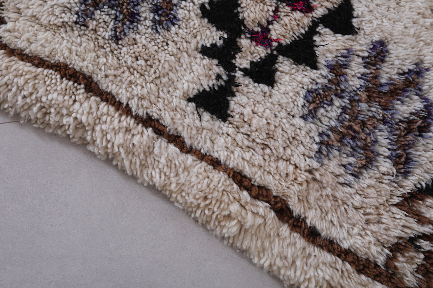 Vintage handmade moroccan berber runner rug 2.4 FT X 5.9 FT